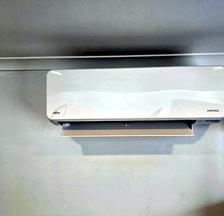Fujitsu Airstage indoor wall unit